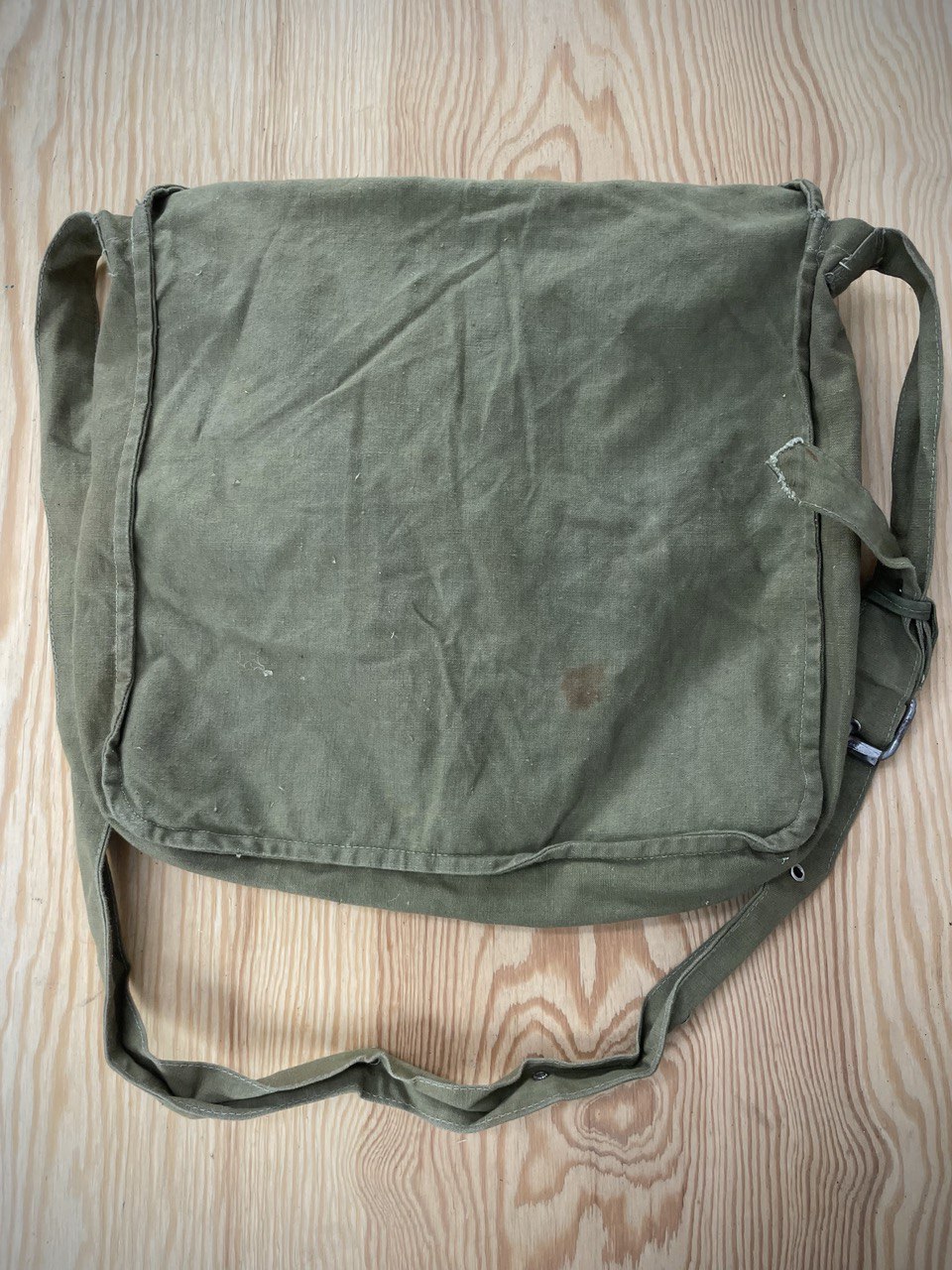 Bulgarian armeijan "1950" erähullun olkalaukku, ylijäämä