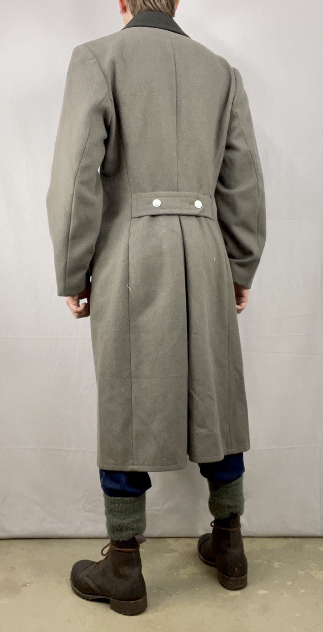Itä-Saksan armeijan sarkamantteli, ylijäämä, koko M48-0 (hoikka Medium)
