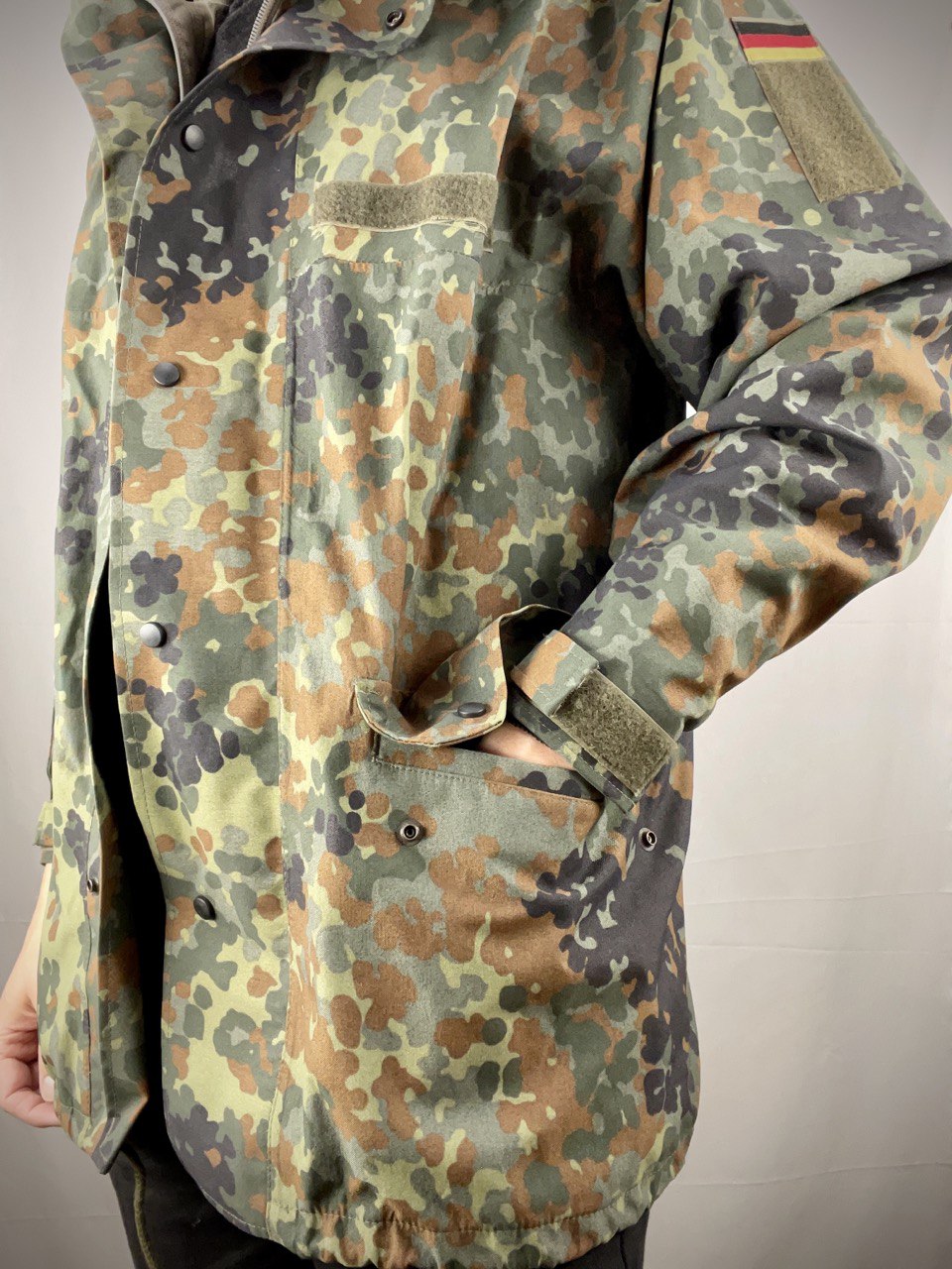 Bundeswehrin Gore-Tex kalvotakki, Flecktarn, ylijäämä