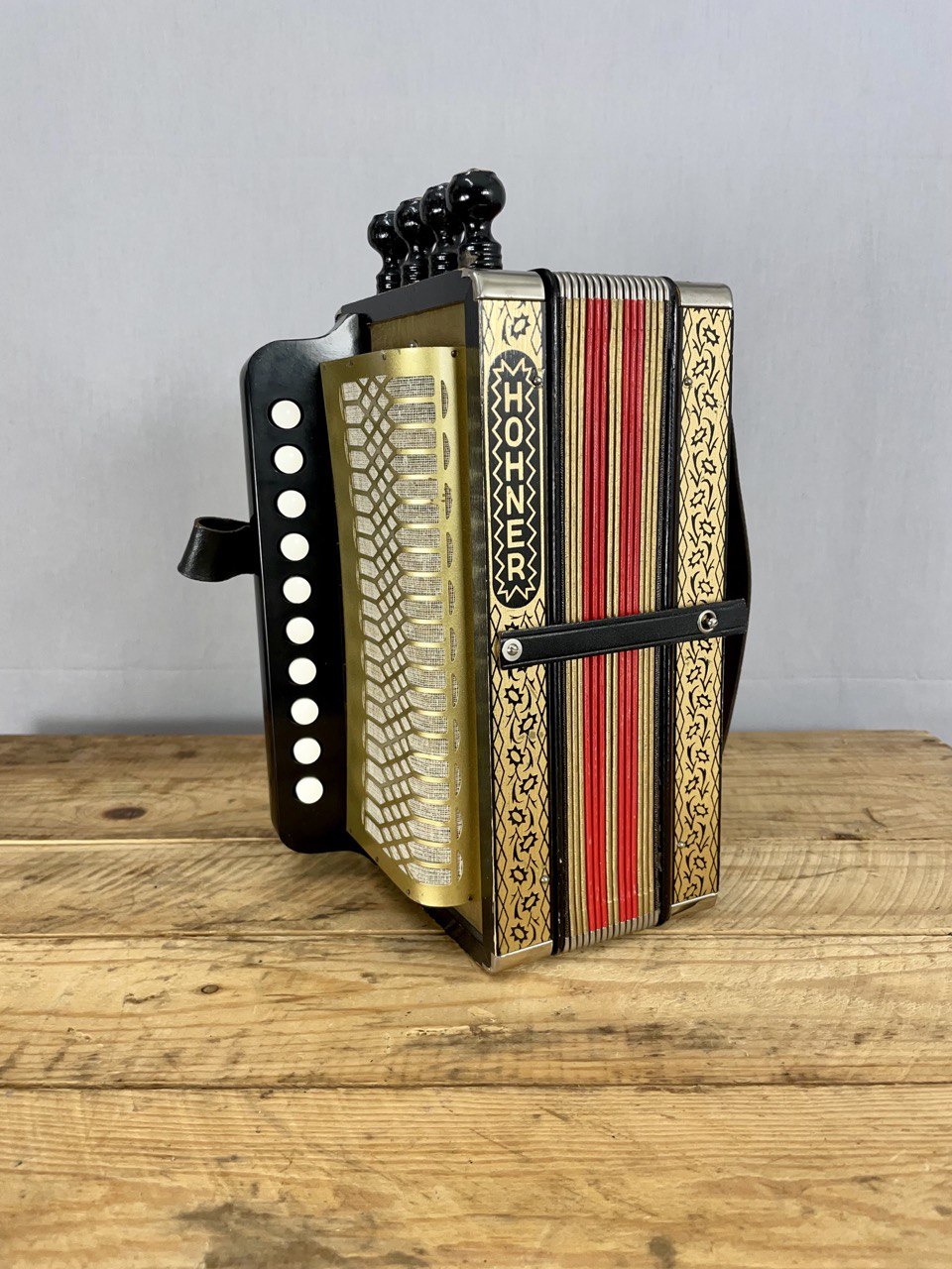 Hohner HA114C diatoninen yksirivinen haitari, C-vireinen, käytetty