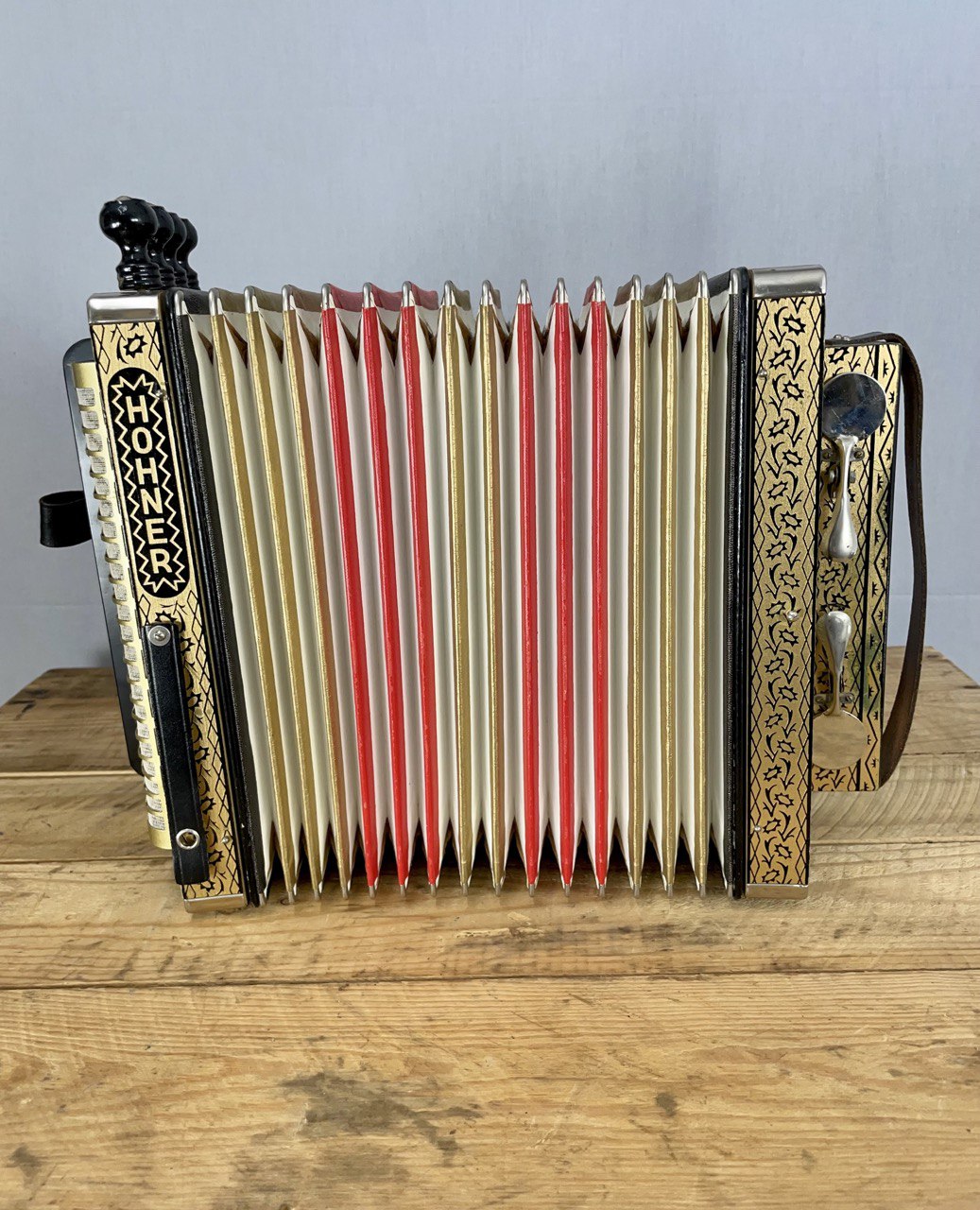 Hohner HA114C diatoninen yksirivinen haitari, C-vireinen, käytetty