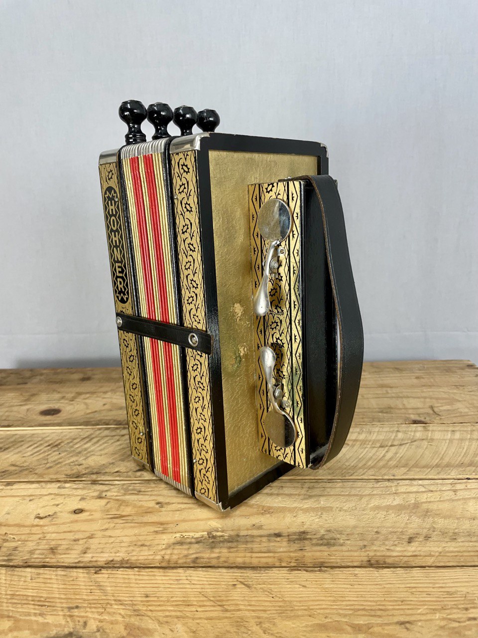 Hohner HA114C diatoninen yksirivinen haitari, C-vireinen, käytetty