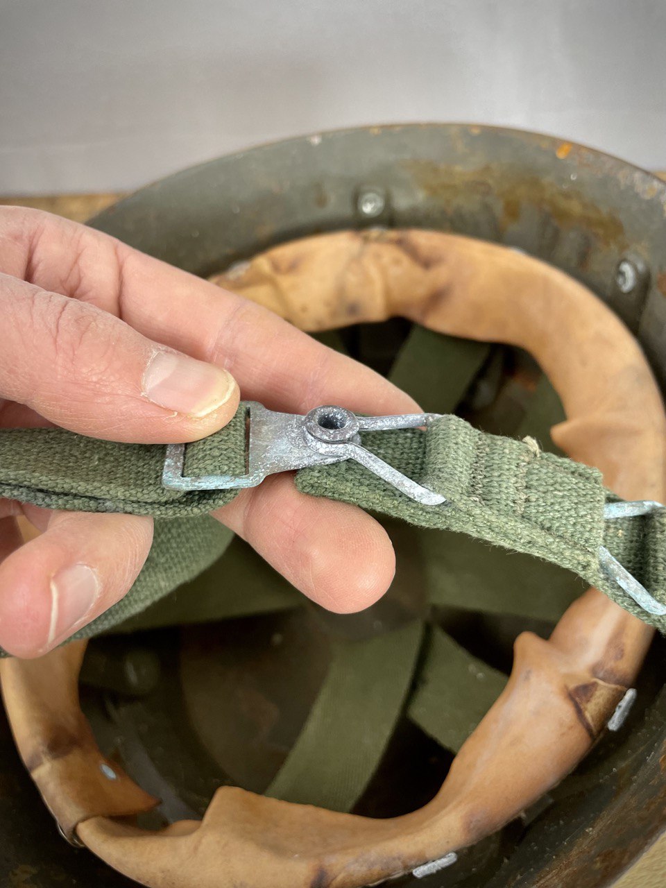 Ruotsin armeijan M37/65 teräskypärä, ylijäämä
