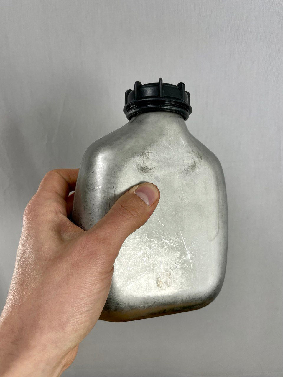 Suomen armeijan kenttäpullo, 0,85 l, rosteria, ylijäämä