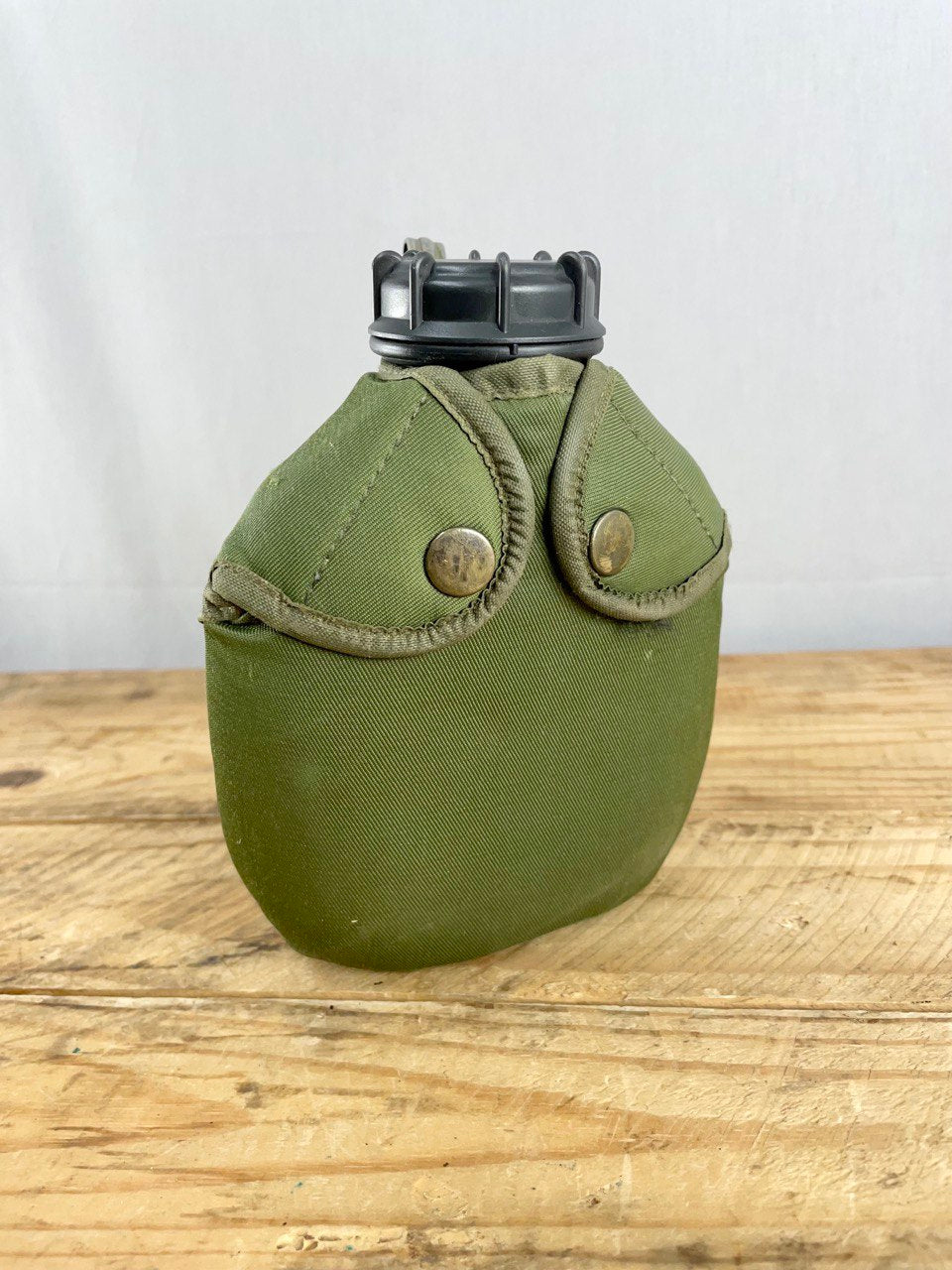 Suomen armeijan kenttäpullo, 0,85 l, rosteria, ylijäämä