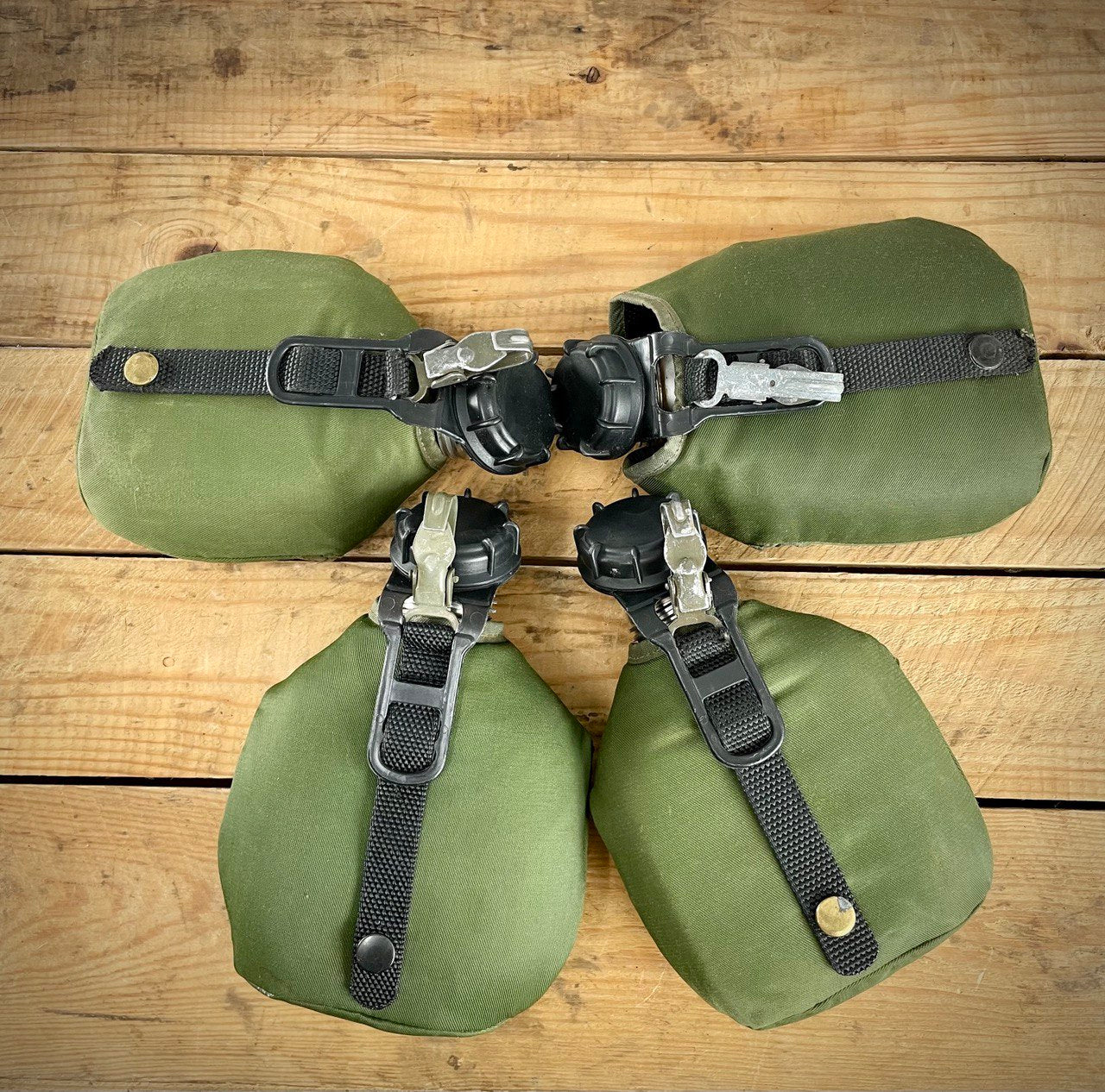Suomen armeijan kenttäpullo, 0,85 l, rosteria, ylijäämä