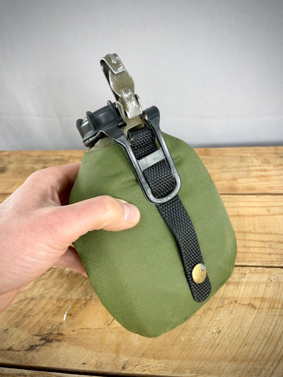 Suomen armeijan kenttäpullo, 0,85 l, rosteria, ylijäämä