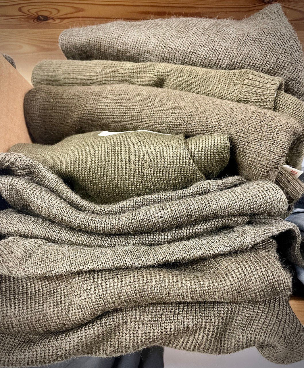 Tsekkiarmeijan villapaita, vihreänruskea, ylijäämä