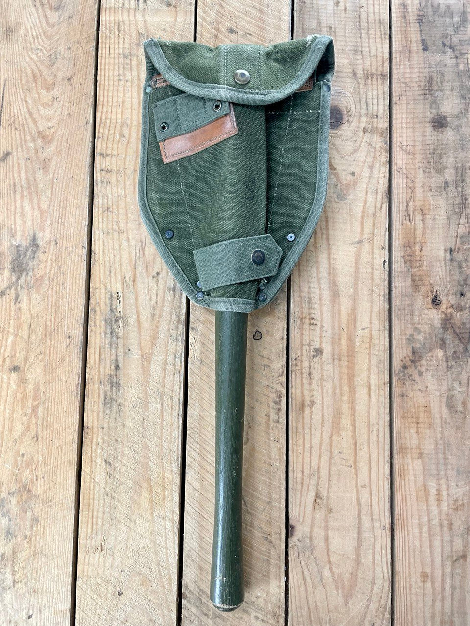 Jenkkiarmeijan M-1943 kenttälapio M-1956 kannikkeella, ylijäämä