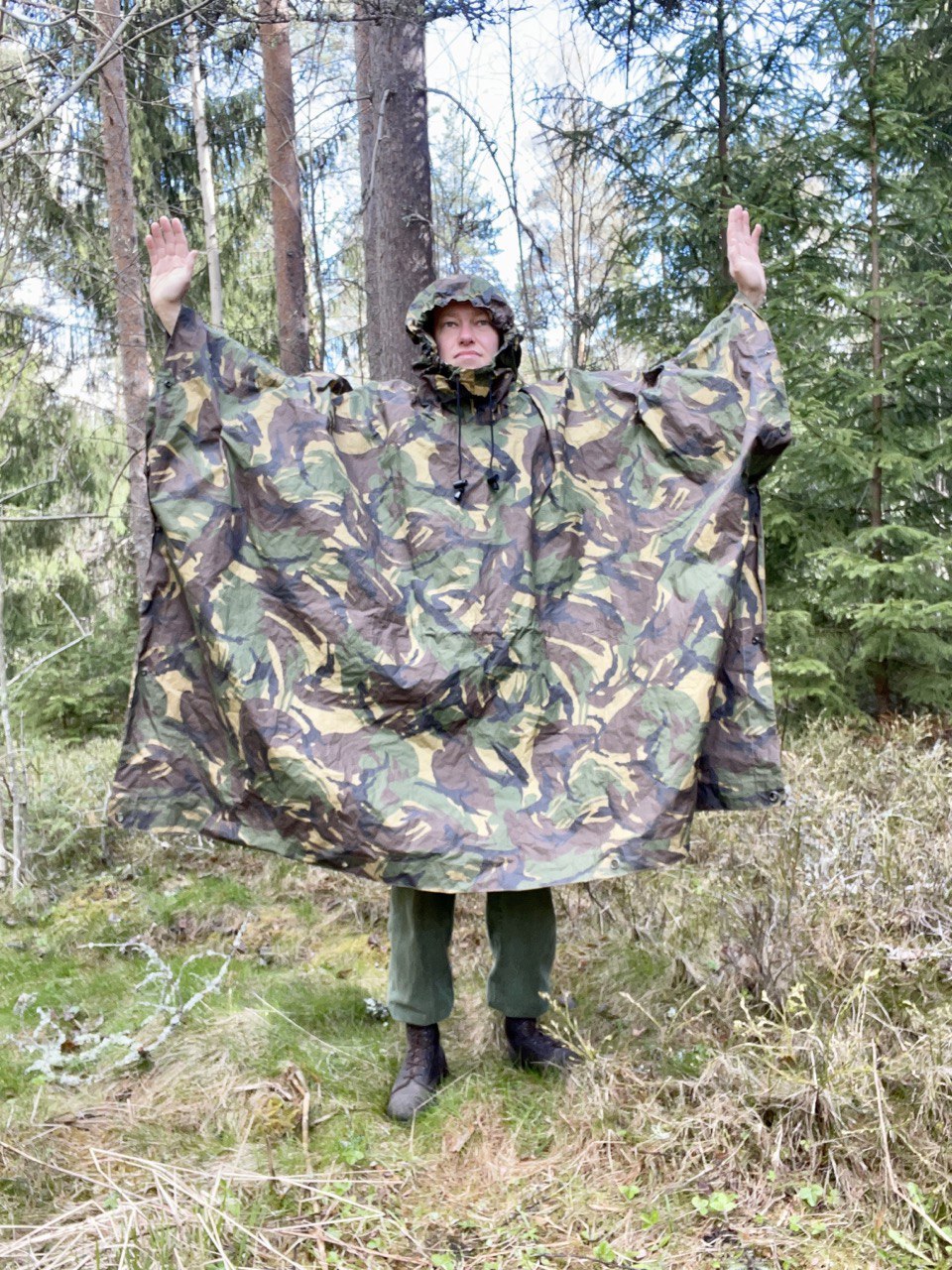 Hollannin armeijan sadeviitta/laavukangas, DPM-maastokuvioitu, ylijäämä