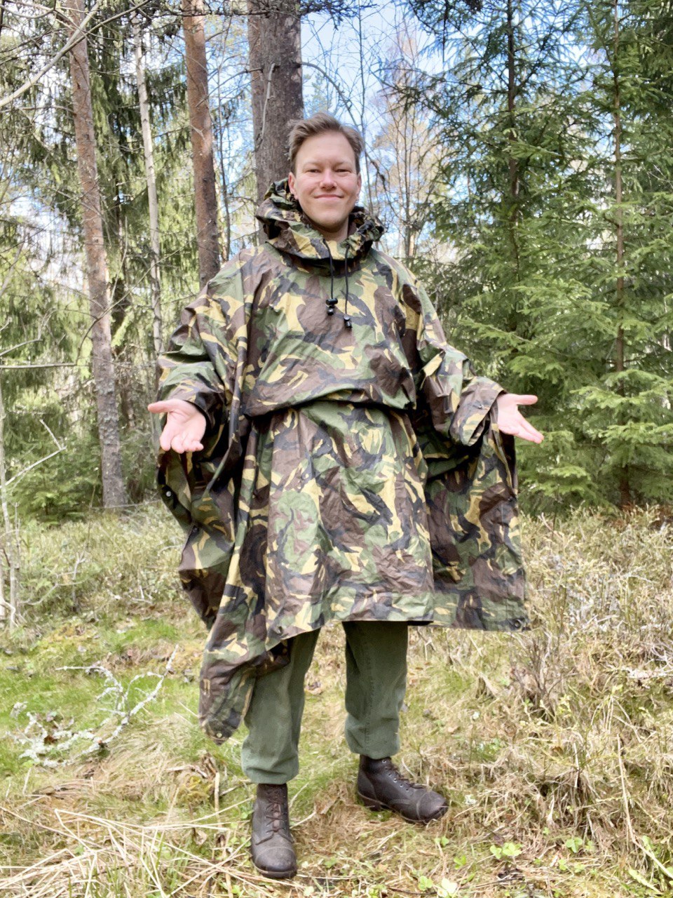 Hollannin armeijan sadeviitta/laavukangas, DPM-maastokuvioitu, ylijäämä