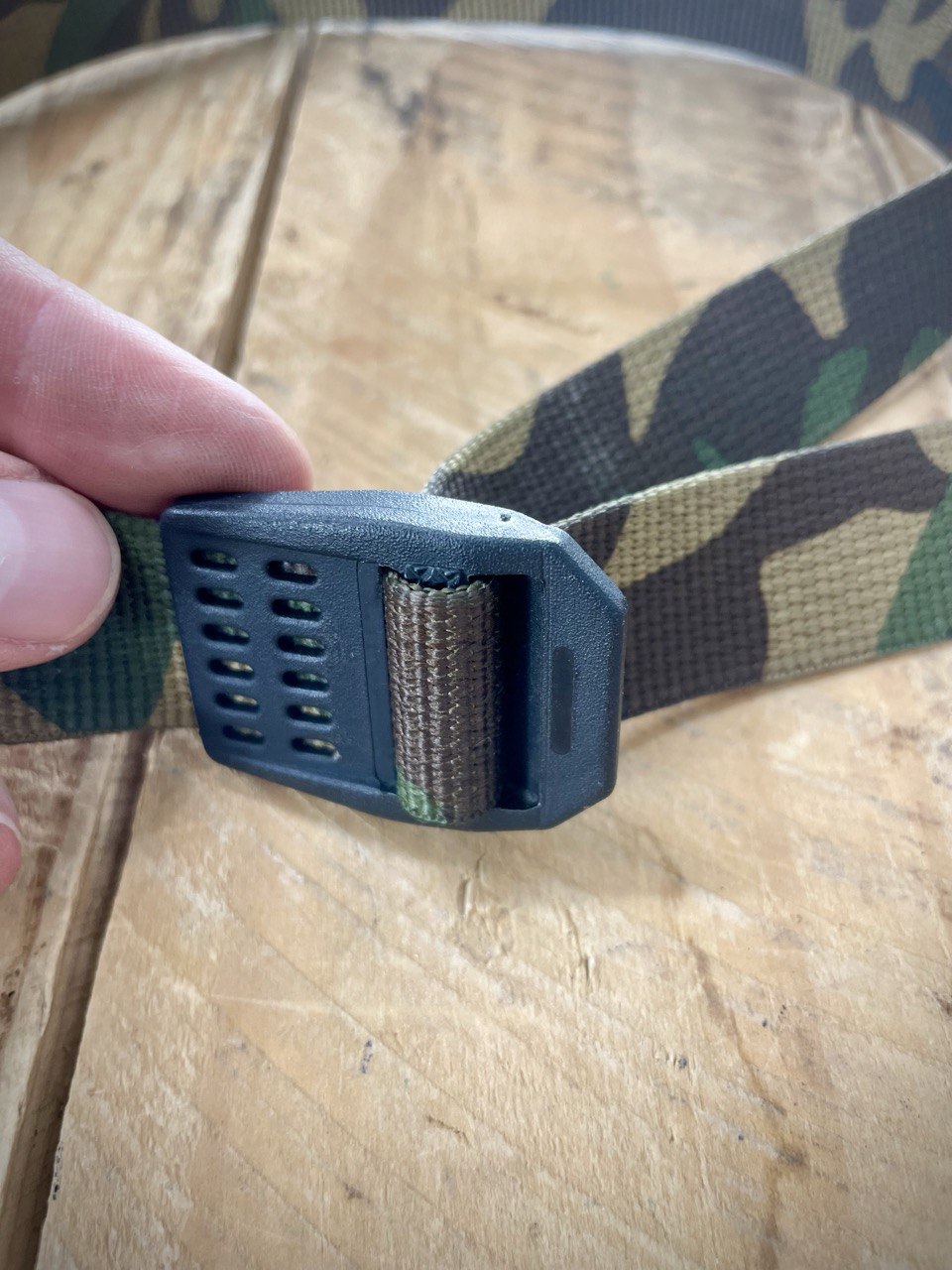 Hollannin armeijan irtohihna, maastokuvioitu, 80 cm, ylijäämä