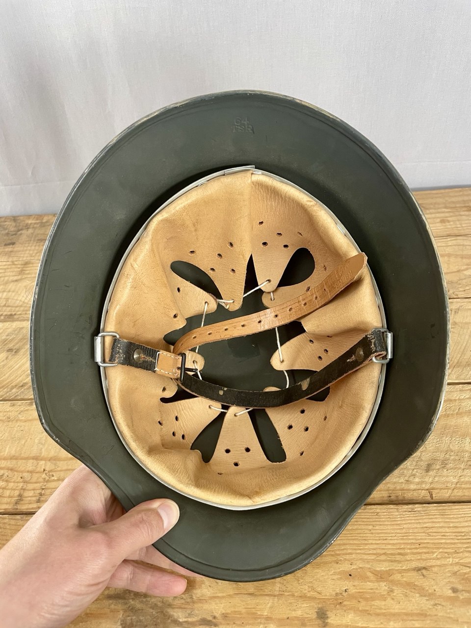 Saksan armeijan M35 teräskypärä, reproduktio, DAK-värit, käytetty, koko 57