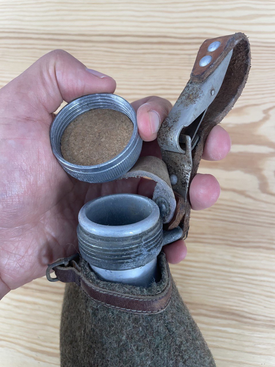 Ruotsin armeijan M39 kenttäpullo, ylijäämä