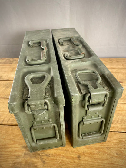 Jugoslavian armeijan M53 (MG42) konekiväärin vyökannu, ylijäämä