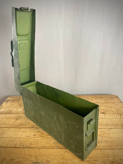 Jugoslavian armeijan M53 (MG42) konekiväärin vyökannu, ylijäämä