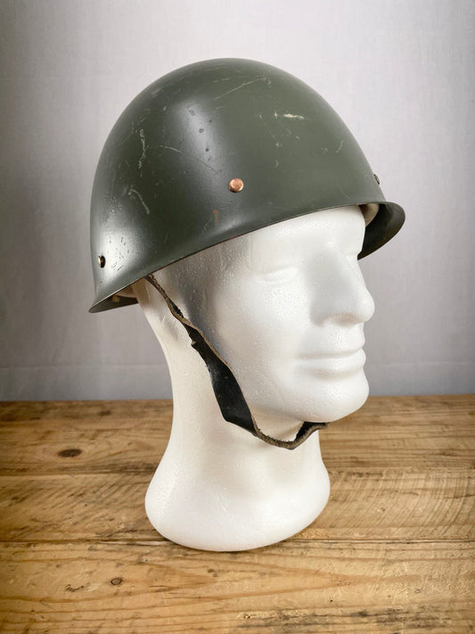 Suomen armeijan M60 teräskypärä, koko 59, ylijäämä