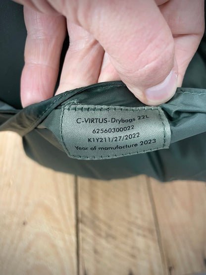 Brittiarmeijan kuivapussi, 22 l, vihreä, ylijäämä