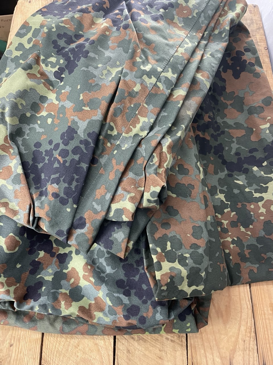 Bundeswehrin Gore-Tex kalvohousut, Flecktarn, ylijäämä