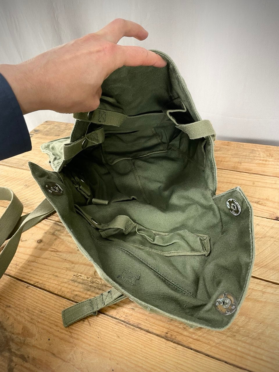 Ruotsin armeijan M59 kaasunaamarilaukku, ylijäämä