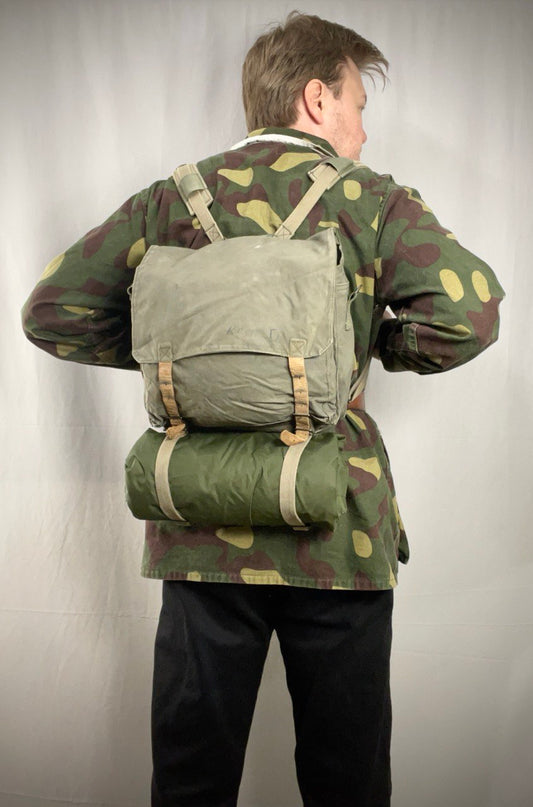 Jugoslavian armeijan M77 päiväreppu / olkalaukku, ylijäämä