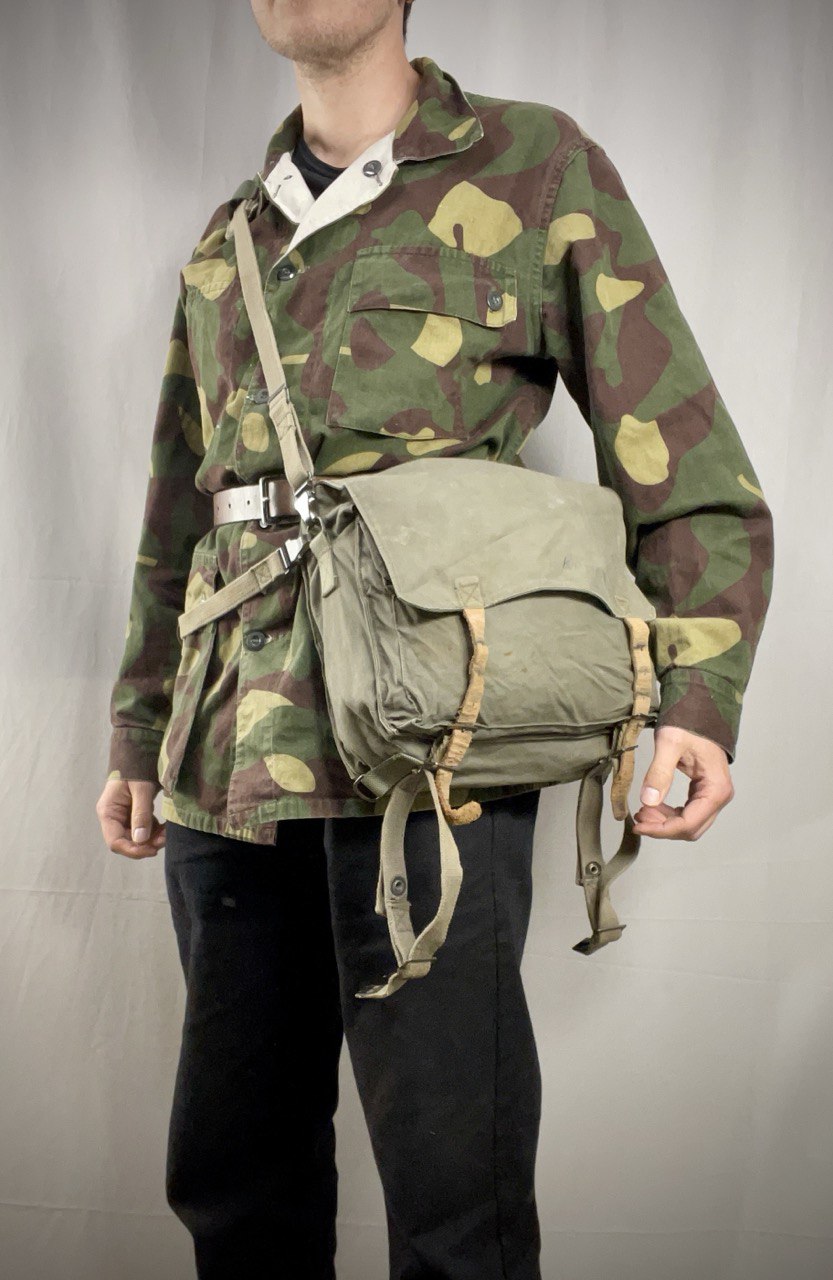 Jugoslavian armeijan M77 päiväreppu / olkalaukku, ylijäämä
