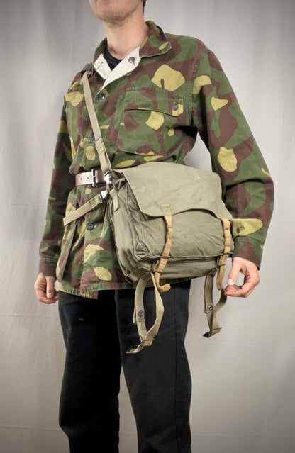 Jugoslavian armeijan M77 päiväreppu / olkalaukku, ylijäämä