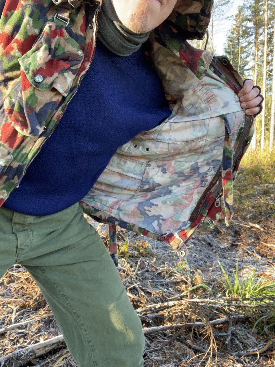 Sveitsin armeijan M70 kenttätakki päivärepulla, Alpenflage, ylijäämä