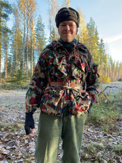 Sveitsin armeijan M70 kenttätakki päivärepulla, Alpenflage, ylijäämä