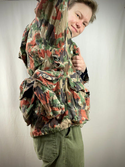 Sveitsin armeijan M70 kenttätakki päivärepulla, Alpenflage, ylijäämä