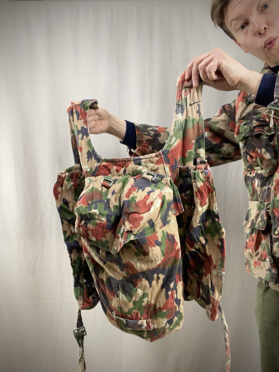 Sveitsin armeijan M70 kenttätakki päivärepulla, Alpenflage, ylijäämä