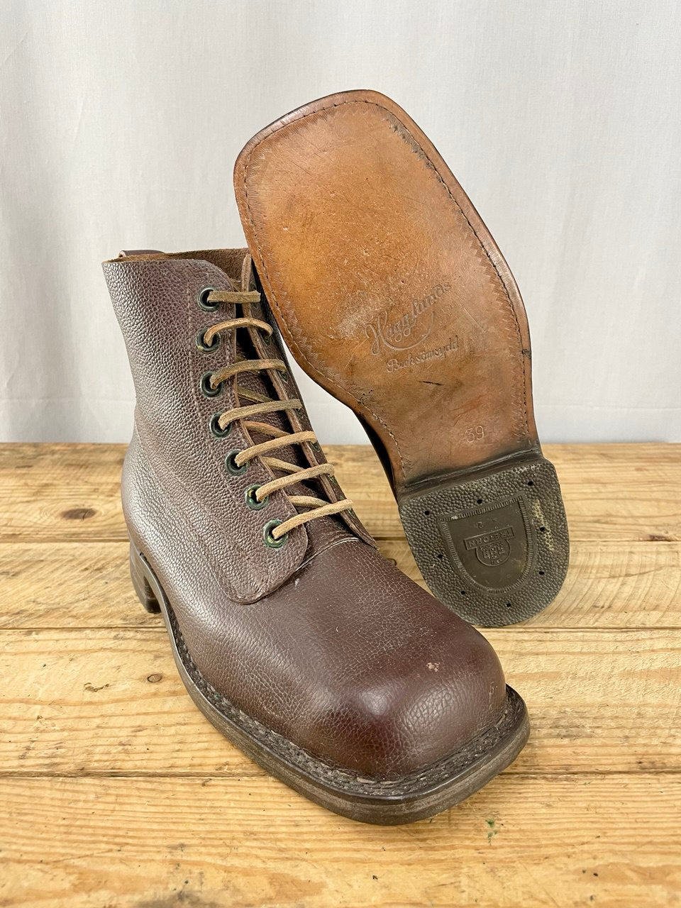 Ruotsin armeijan nahkavarsikengät, ruskeat nahkapohjilla, koko 39, ylijäämä