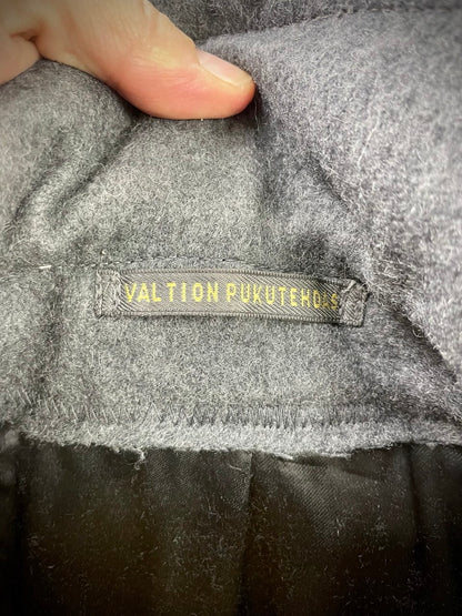 Suomen armeijan upseerin "M36" sarkamantteli, koko 50-52, ylijäämä