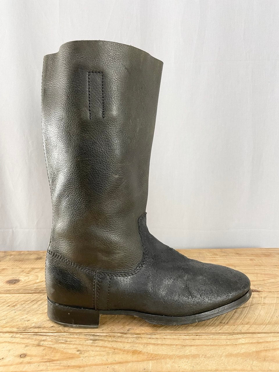 Saksan armeijan nahkasaappaat nastoilla, reproduktio, koko 42, käytetyt