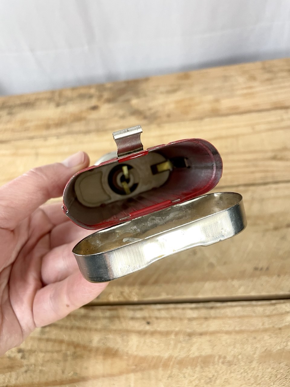 "Artas" taskulamppu Itä-Saksan kuolinpesästä, käytetty