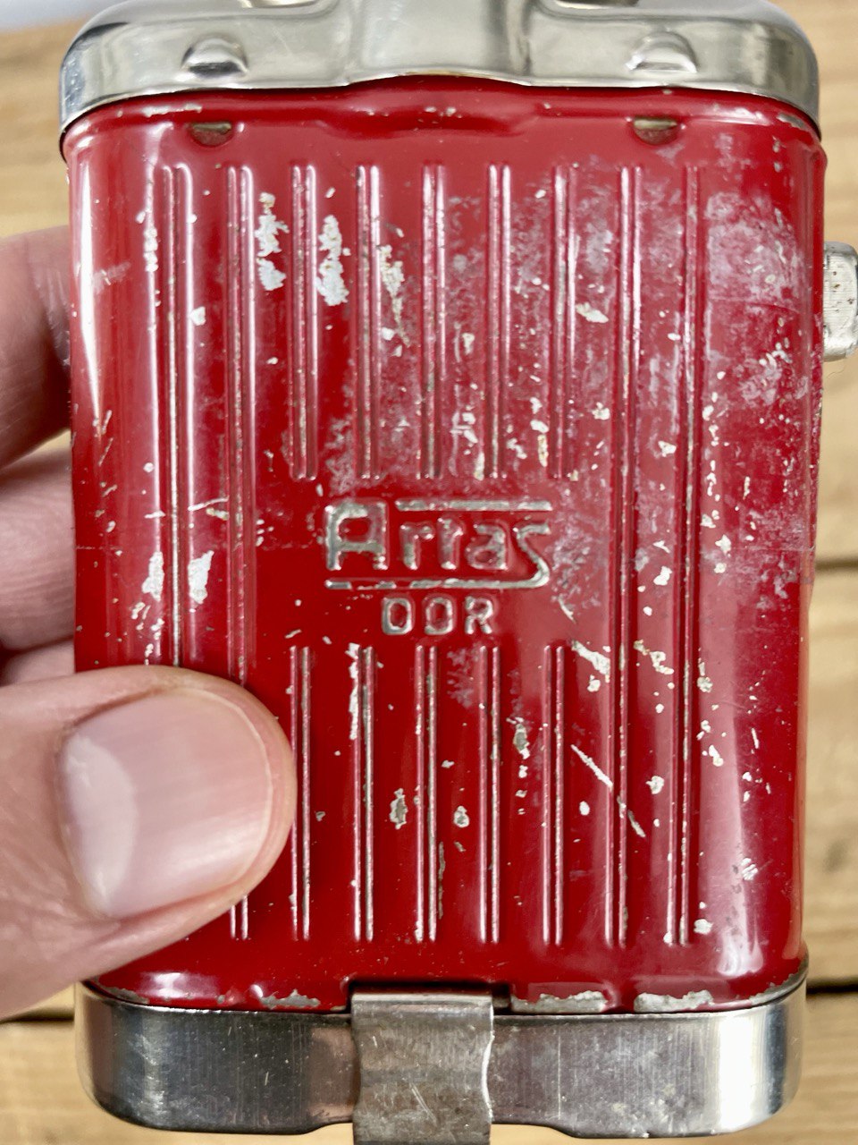 "Artas" taskulamppu Itä-Saksan kuolinpesästä, käytetty