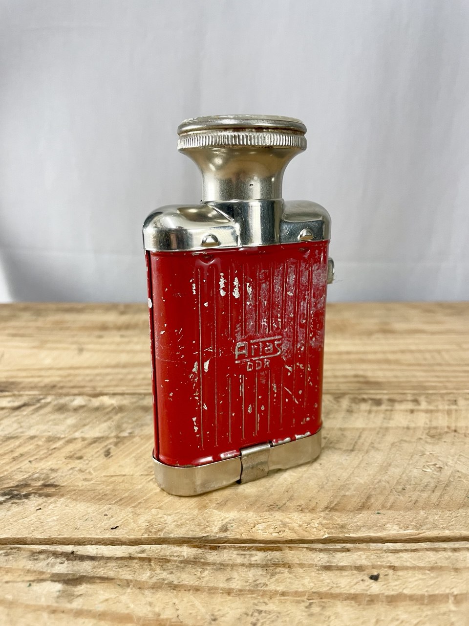 "Artas" taskulamppu Itä-Saksan kuolinpesästä, käytetty