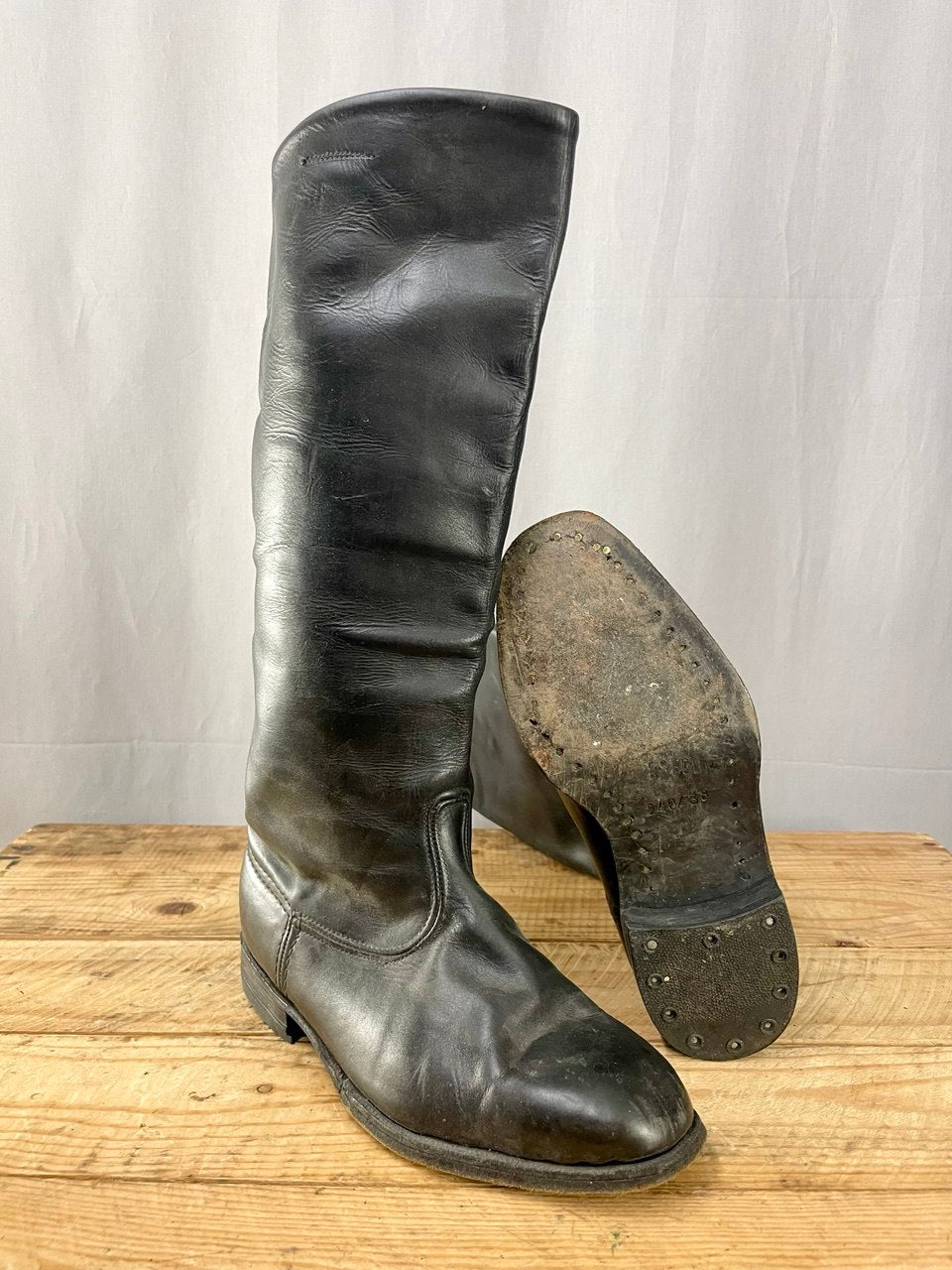 Neuvostoarmeijan paraatisaappaat, koko 38, käytetyt