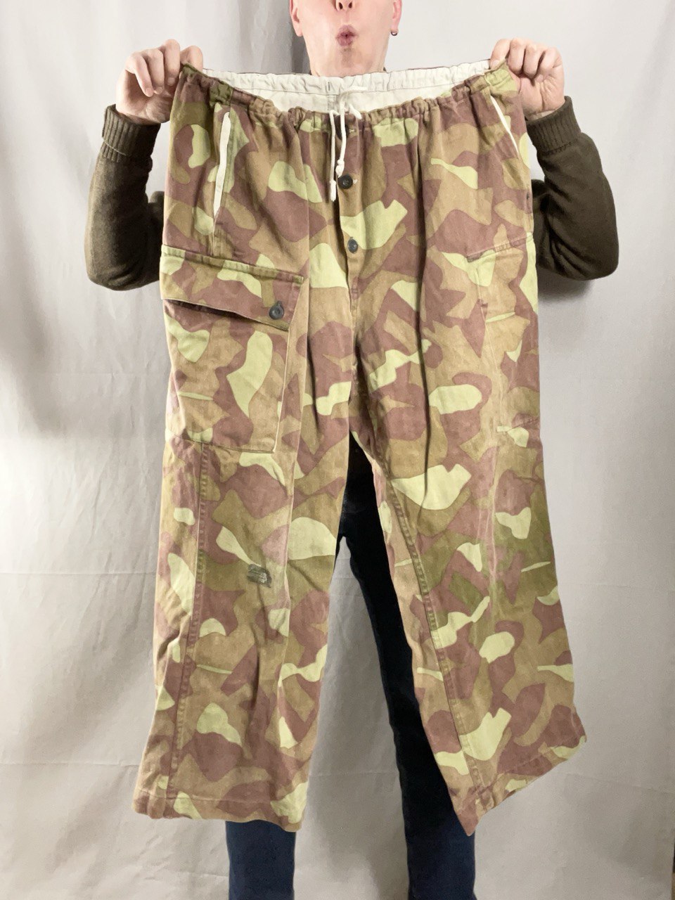 Suomen armeijan M62 maastohousut, paksumpi kangas, vuodelta 1991!