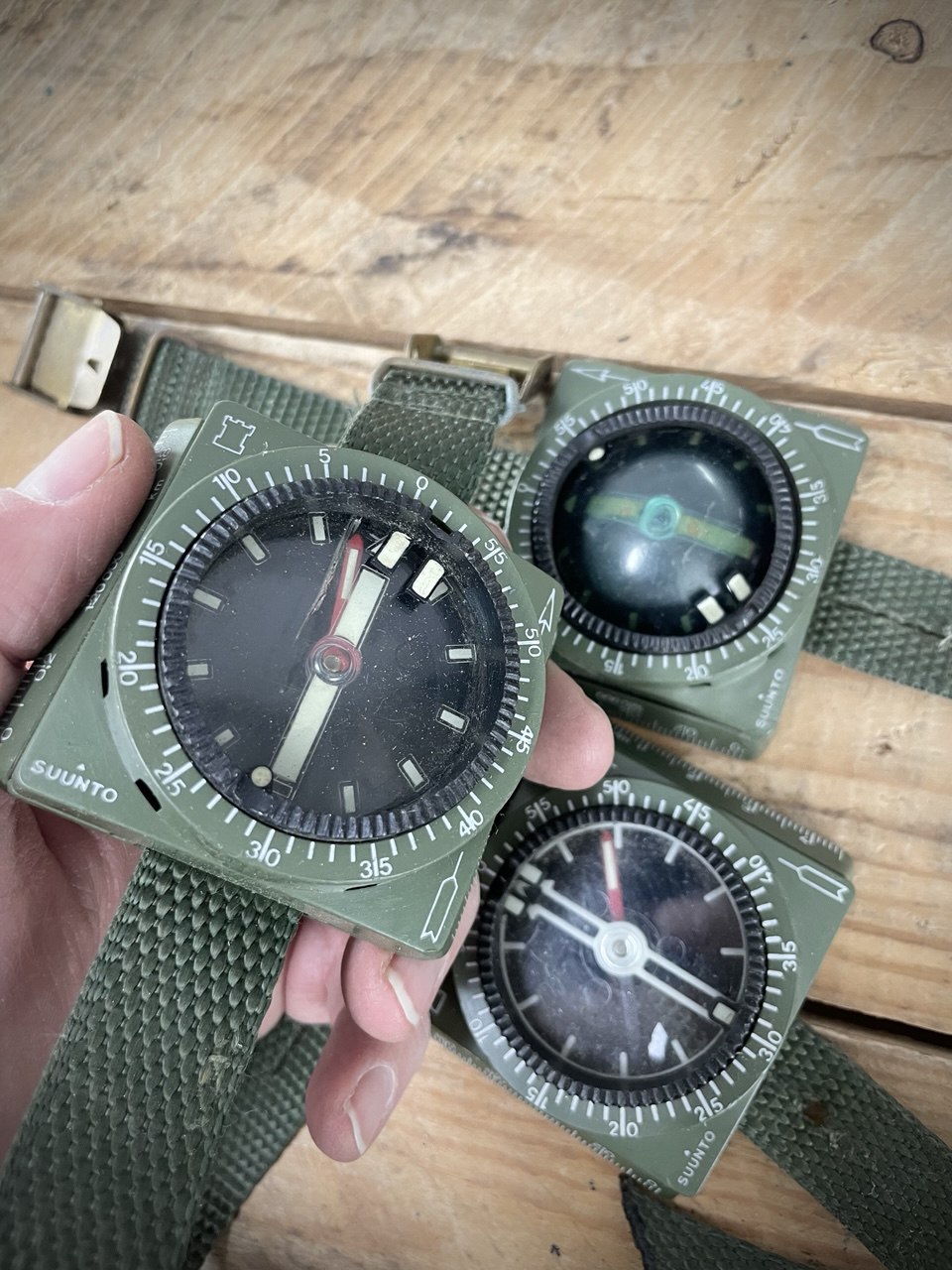 Suomen armeijan M89/60 marssikompassi, ylijäämä