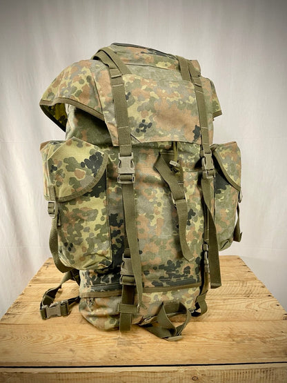 Bundeswehrin taistelijan rinkka, Flecktarn, 65-litrainen, ylijäämä