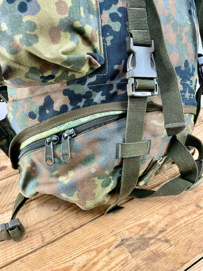 Bundeswehrin taistelijan rinkka, Flecktarn, 65-litrainen, ylijäämä