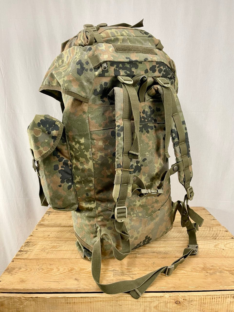 Bundeswehrin taistelijan rinkka, Flecktarn, 65-litrainen, ylijäämä