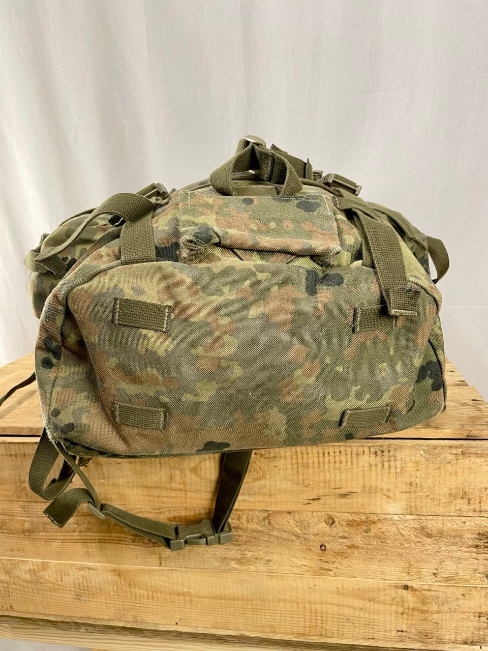 Bundeswehrin taistelijan rinkka, Flecktarn, 65-litrainen, ylijäämä