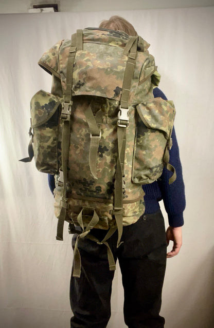 Bundeswehrin taistelijan rinkka, Flecktarn, 65-litrainen, ylijäämä