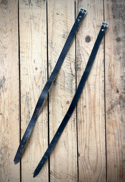 Itä-Saksan armeijan irtohihna, musta, ylijäämä