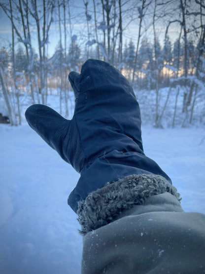 Sveitsin armeijan topparukkaset liipaisinsormella, ylijäämä