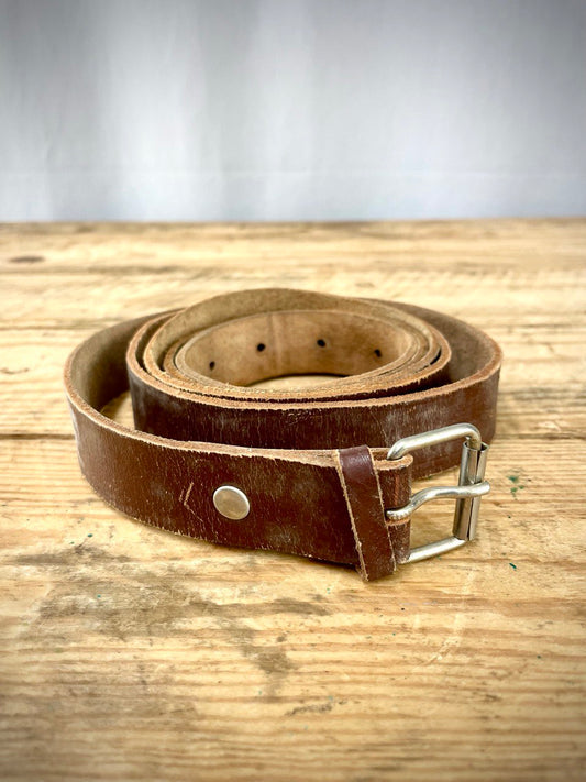 Itä-Saksan armeijan ruskea nahkahihna, 140 cm, ylijäämä