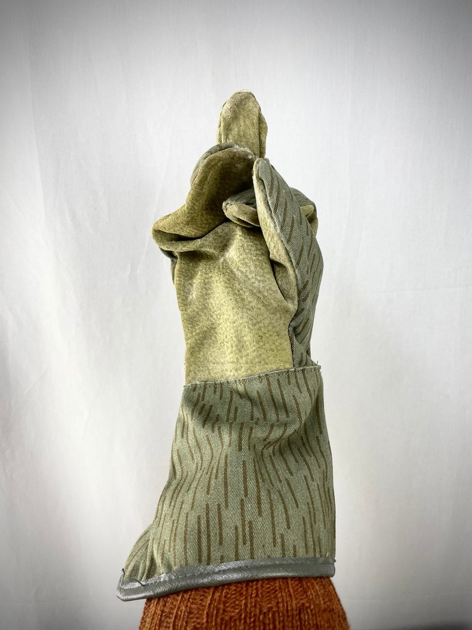 Itä-Saksan armeijan puuhakäsineet, ikävät, ylijäämä