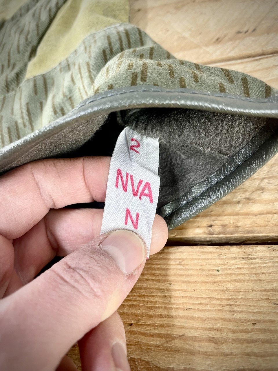 Itä-Saksan armeijan puuhakäsineet, ikävät, ylijäämä